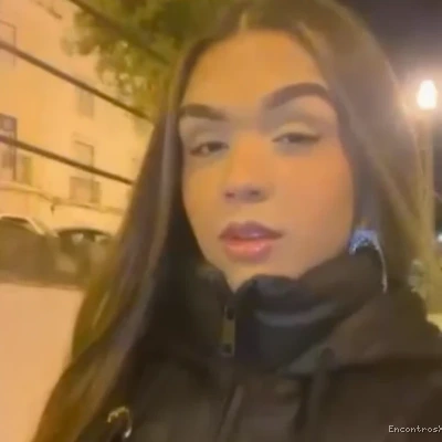 Trans brasileira novinha