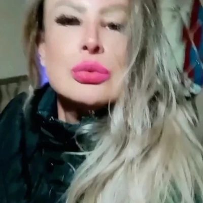 BELA MULHER TRANS COMPLETA FOTO SEM SURPRESAS